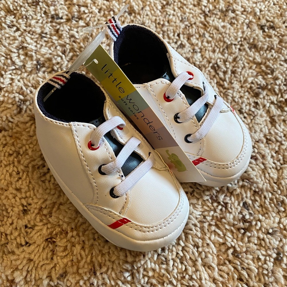 NWT Little Wonders brand infant boy’s shoes size 3